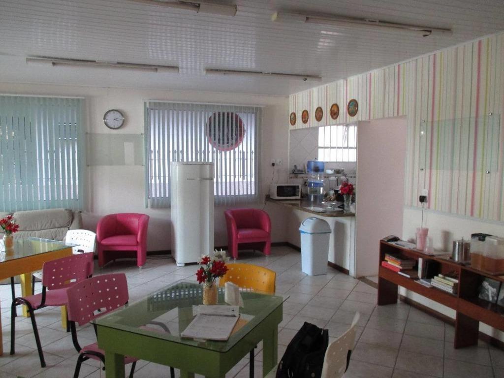 Pousada Casa Verde - Quartos Individuais - Smart Tv 32 - E Banheiro Privativo Apartment อิตาจาอิ ภายนอก รูปภาพ