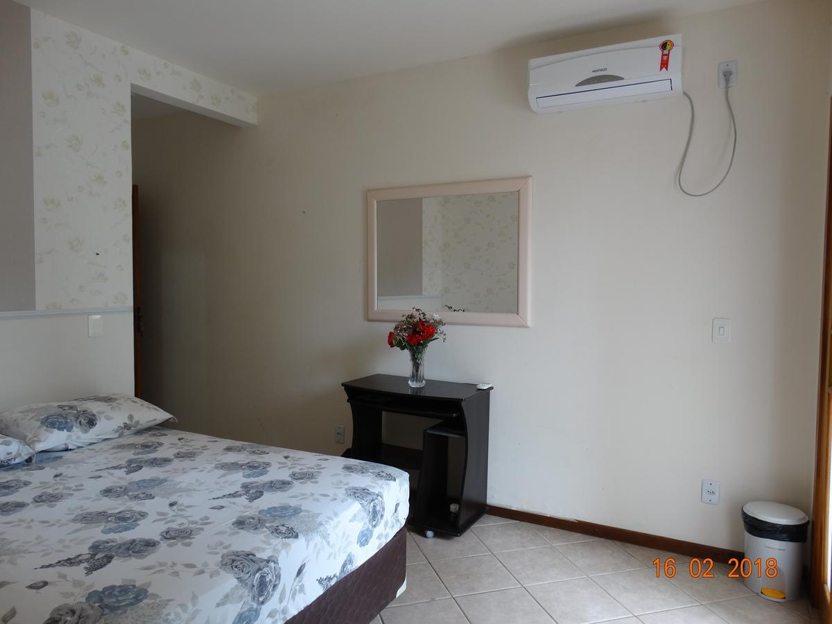 Pousada Casa Verde - Quartos Individuais - Smart Tv 32 - E Banheiro Privativo Apartment อิตาจาอิ ภายนอก รูปภาพ